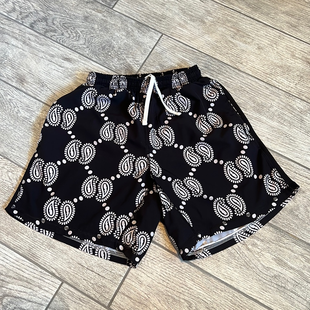 Collect + Select Paisley Shorts S